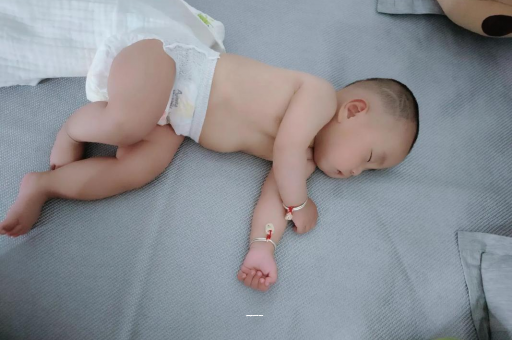 清镇宝宝上火有眼屎